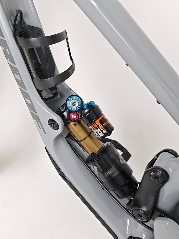 Nukeproof Giga 290 Comp Carbon 2022 bike's aspect showing tire details.