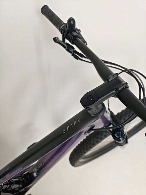 Scott Spark RC 900 Team Issue AXS Carbon with a focus on the 12-speed drivetrain.