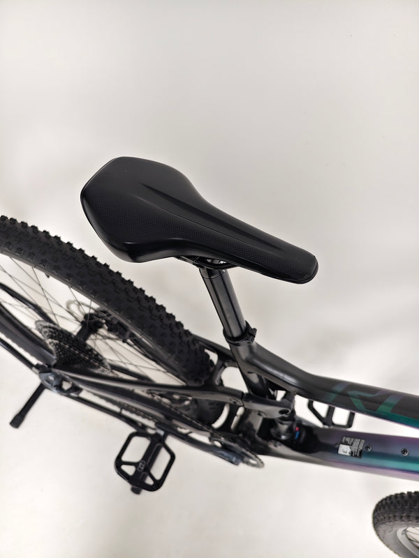 Close-up detail of the integrated cable routing on the Scott Spark RC 900 Team Issue AXS Carbon.