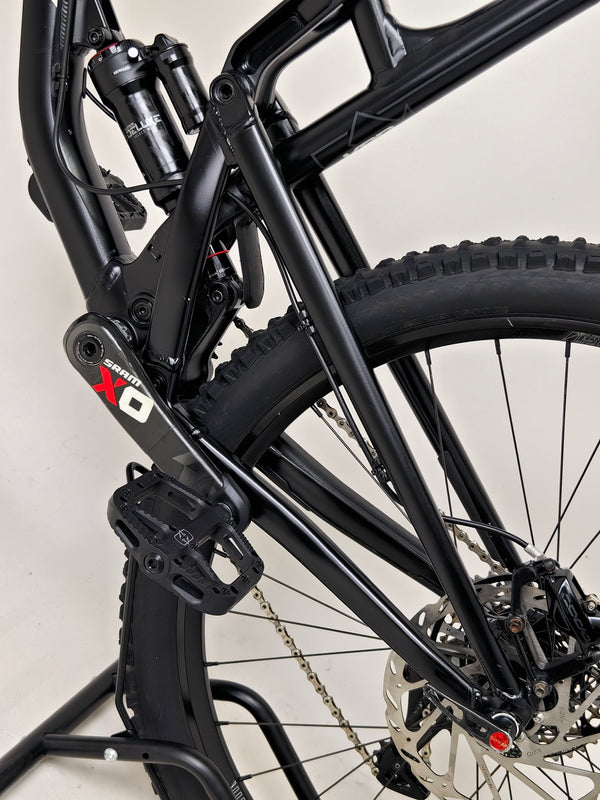 Santa Cruz Nomad Alloy R / SRAM XX1 / HOPE Hubs / E.13 / XL / Top-Spec / Very Good Condition! - Visual of the SRAM XX1 crankset showcasing its premium build quality.