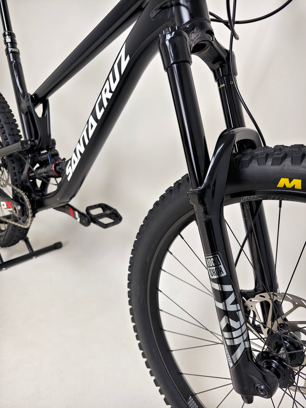 Santa Cruz Nomad Alloy R / SRAM XX1 / HOPE Hubs / E.13 / XL / Top-Spec / Very Good Condition! - Profile view showing the bike's elegant geometry and impressive craftsmanship.