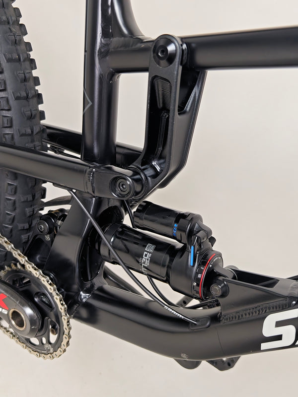 Santa Cruz Nomad Alloy R / SRAM XX1 / HOPE Hubs / E.13 / XL / Top-Spec / Very Good Condition! - Close-up of the control system highlighting the SRAM XX1 shifter.