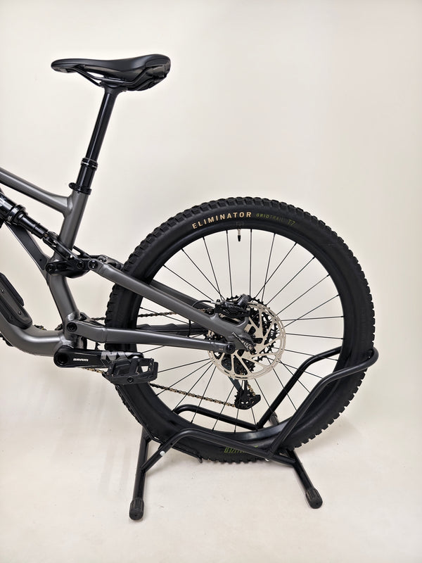 Specialized Stumpjumper EVO Comp Alloy 29/27.5 MULLET / MEDIUM S3 / Very Good Condition - Image highlighting the bike's off-road capabilities.