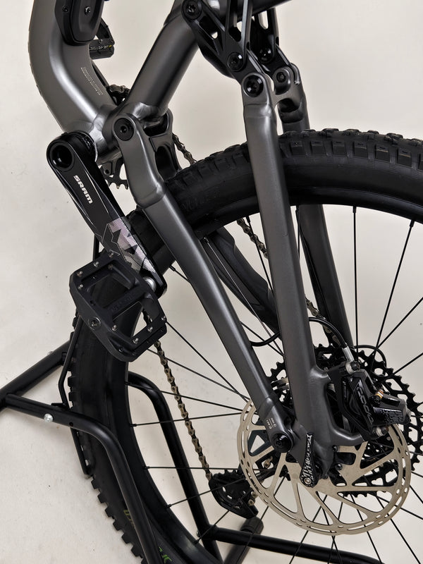 Specialized Stumpjumper EVO Comp Alloy 29/27.5 MULLET / MEDIUM S3 / Very Good Condition - Clear image of the bike showcasing its full suspension system.