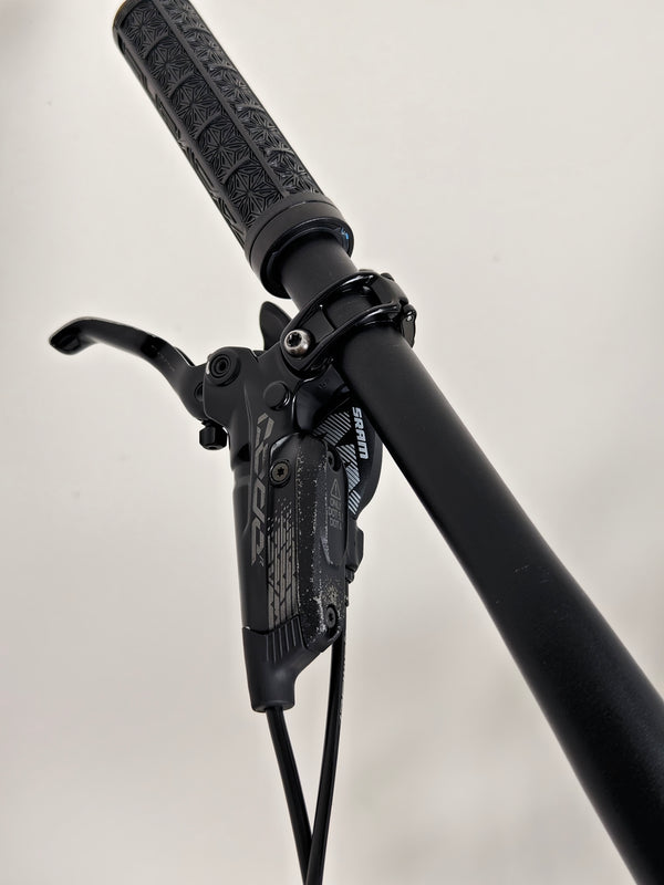 Specialized Stumpjumper EVO Comp Alloy 29/27.5 MULLET / MEDIUM S3 / Very Good Condition - Focused image detailing the bike's rear shock features.