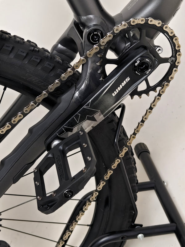 Specialized Stumpjumper EVO Comp Alloy 29/27.5 MULLET / MEDIUM S3 / Very Good Condition - Dynamic angle view capturing the bike’s performance in action.