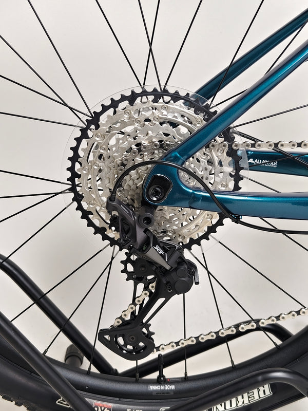 Giant XTC SLR 29 1 Mountain Bike 2024 exhibiting premium components.