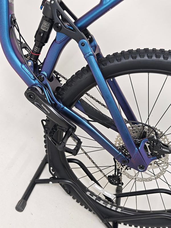 Voodoo CANZO Pro 2026 LARGE Dropper bike components on display showing quality materials that convey Like NEW condition.