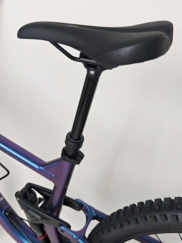 Voodoo CANZO Pro 2026 LARGE Dropper bike with focus on Shimano hydraulic brakes and wheels, illustrating high-performance qualities in Like NEW condition.