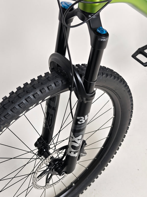 Highlighting the Merida Big Trail 700 2024's ergonomics - LARGE, Dropper, RRP: £2,000.00.
