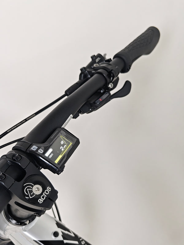 RockMachine Blizz e60-29 Electric Mountain Bike showcasing engineering with high-grade materials, LARGE size, RRP: £3,499.00, just 2 miles on it.