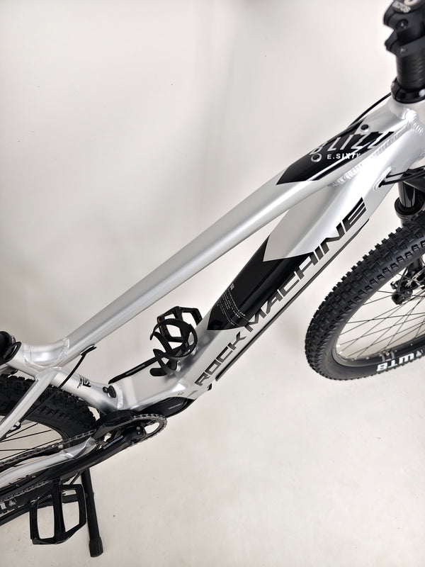 Unique engineering of the RockMachine Blizz e60-29 Electric Mountain Bike's large tubing, RRP: £3,499.00, just 2 miles from new.