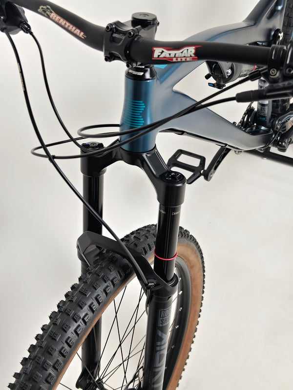 Detail of the front brake system on the 2023 Boardman MTR 9.0 / LARGE / LYRIK / Very Good Condition! / Our Price: £1390.00! / RRP £2,225.00.