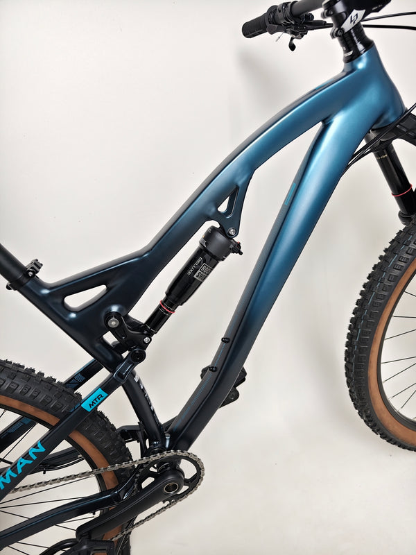 Close-up of the bike's dropper seatpost feature on the 2023 Boardman MTR 9.0 / LARGE / LYRIK / Very Good Condition! / Our Price: £1390.00! / RRP £2,225.00.