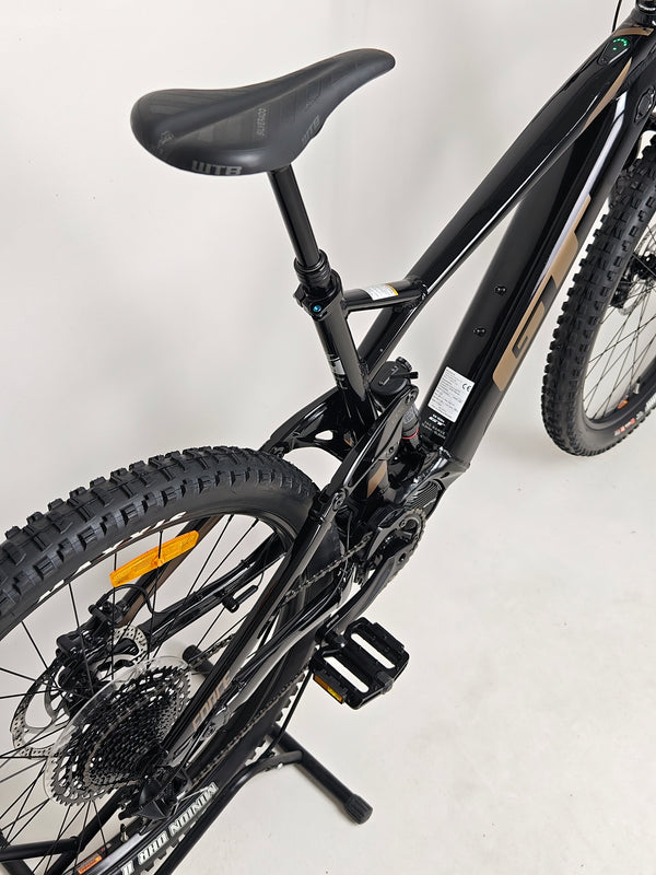 Detailed shot of the GT E Force Amp+ Full Suspension e-Bike 2024 brake system in excellent condition, XL size, Yari model, only 51 miles, price at £2,250.