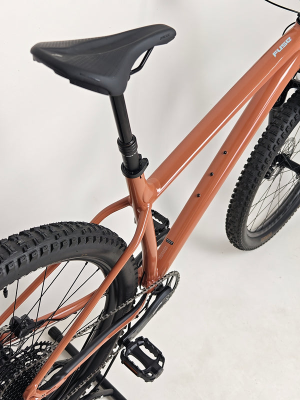 Specialized Fuse Sport 27.5 2023 LARGE Dropper bike under soft natural light, in excellent condition, our Price: £930.00.