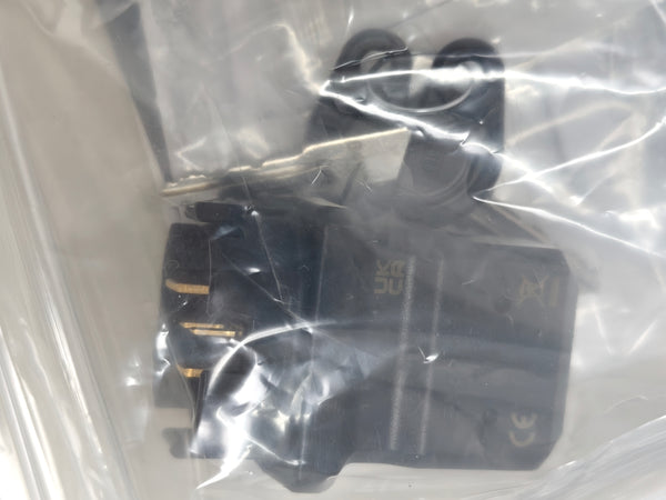 Showcasing the GT E Force Amp+ Full Suspension e-Bike 2024 with detailed images, demonstrating excellent condition, XL, Yari, only 51 miles, at price £2,250.