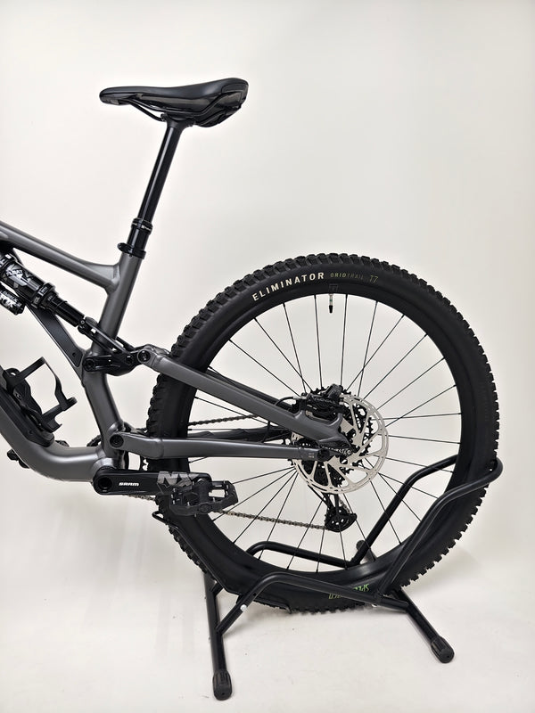 Color and graphics detail of Specialized Stumpjumper EVO Comp Alloy 29 2024, in Very Good Condition, for sale at £3,200.00.