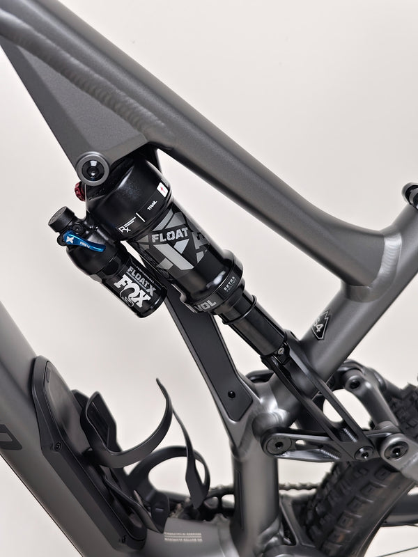 Detail view of gear shifting on Specialized Stumpjumper EVO Comp Alloy 29 2024 highlighting its performance features, RRP: £3,200.00.
