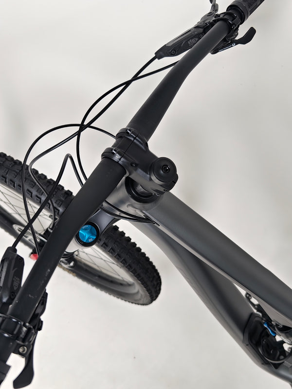 Close-up view of the Specialized Stumpjumper EVO Comp Alloy 29 2024's unique frame design in Very Good Condition, available for £3,200.00.