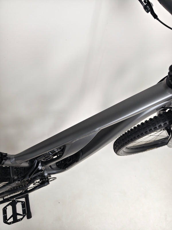 Overview of the Specialized Stumpjumper EVO Comp Alloy 29 2024 mountain bike, showcasing it in Very Good Condition, RRP: £3,200.00.