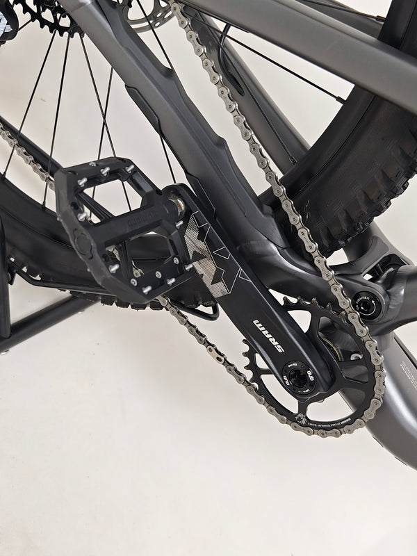 Testing of the design features in performance conditions of Specialized Stumpjumper EVO Comp Alloy 29 2024, showcasing its Very Good Condition, for sale at £3,200.00.