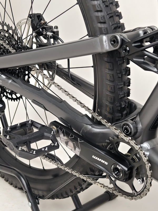 Specialized Stumpjumper EVO Comp Alloy 29 2024, presented in a picturesque background, emphasizing quality, RRP: £3,200.00.