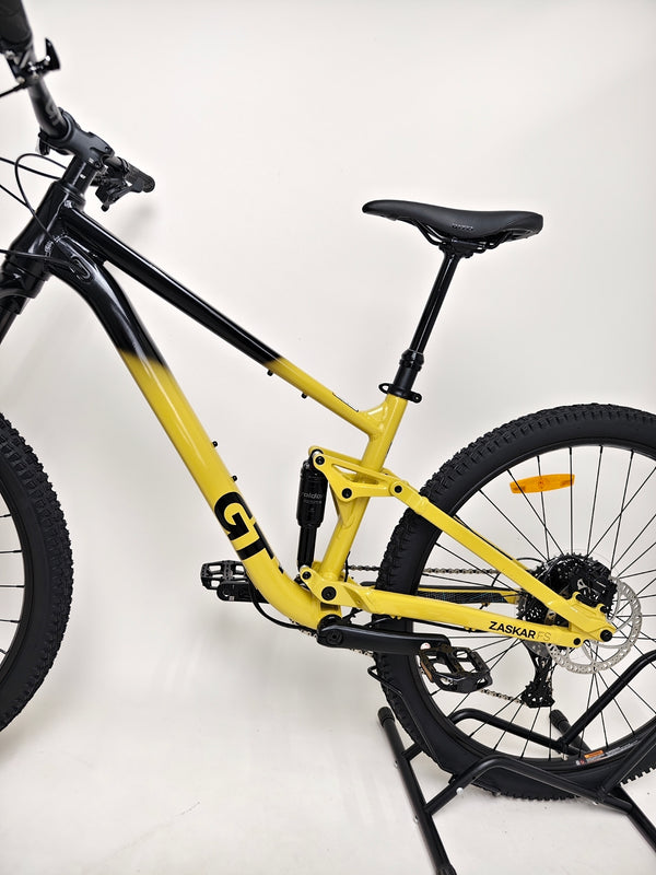 Serviceable aspect of the GT Zaskar FS Sport 2024 showing adjustments made for rider comfort.