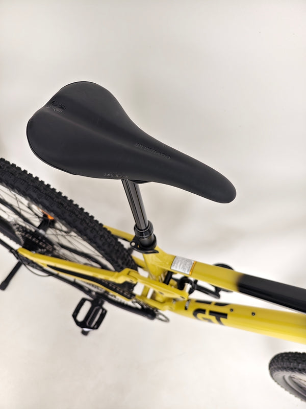 Profile shot of GT Zaskar FS Sport 2024 demonstrating quality and application for medium riders.