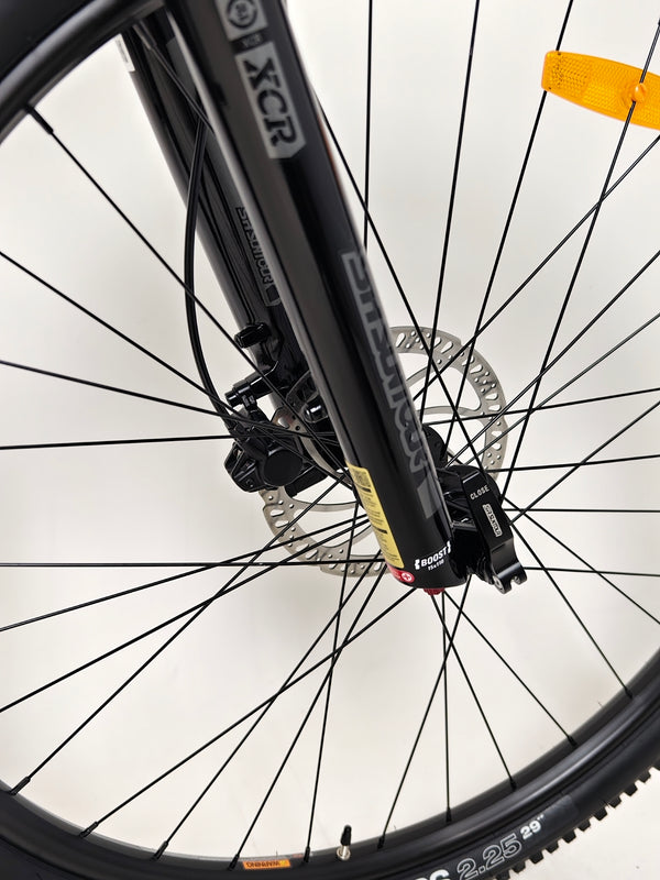 Detailed view of the frame finish on GT Zaskar FS Sport 2024 demonstrating superior craftsmanship.