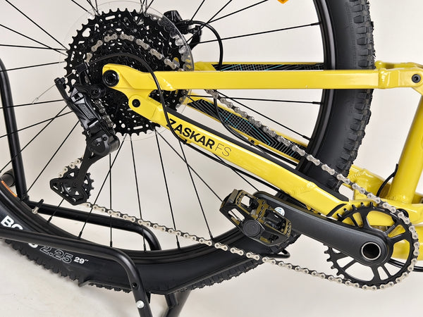 Profile image of the GT Zaskar FS Sport 2024 showcasing its sleek design and operational features.