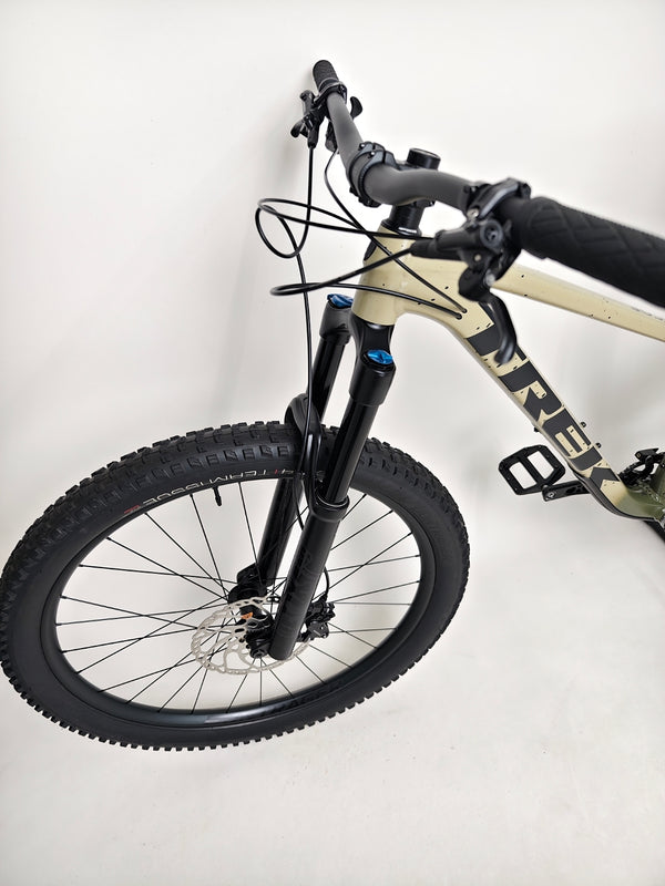 Trek ROSCOE 9 2024 Mountain Bike in motion image, Excellent Condition, Medium size, originally RRP: £1,850.00, available for £1,090.00 at eMado.
