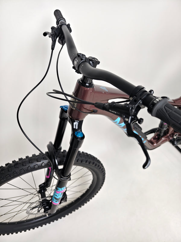 Marin Alpine Trail 1 2025 mountain bike in excellent condition, showcasing its features and LARGE size. Retail price £3,099.00, current price £1,720.00 with FREE Delivery!