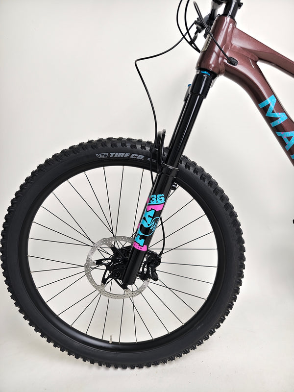 Close-up view of the braking system on Marin Alpine Trail 1 2025 in excellent condition, available in LARGE. RRP: £3,099.00, now priced at £1,720.00 with FREE Delivery!