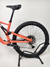 Rider’s perspective on the 2021 Specialized Stumpjumper Alloy, capturing its competitive features in very good condition for a price of £1,250.00.