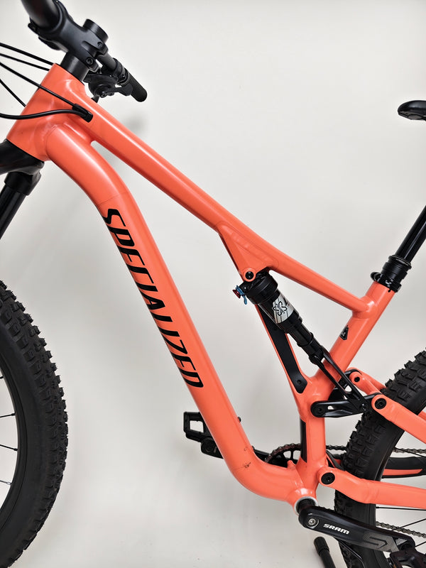 The unique rear suspension system on the 2021 Specialized Stumpjumper Alloy, engineered for performance, available in very good condition for our price of £1,250.00.