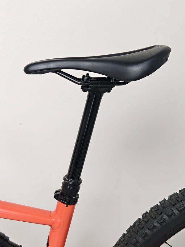 Detailed shot of the derailleur on the 2021 Specialized Stumpjumper Alloy, highlighting the 12-speed system, in very good condition for £1,250.00.