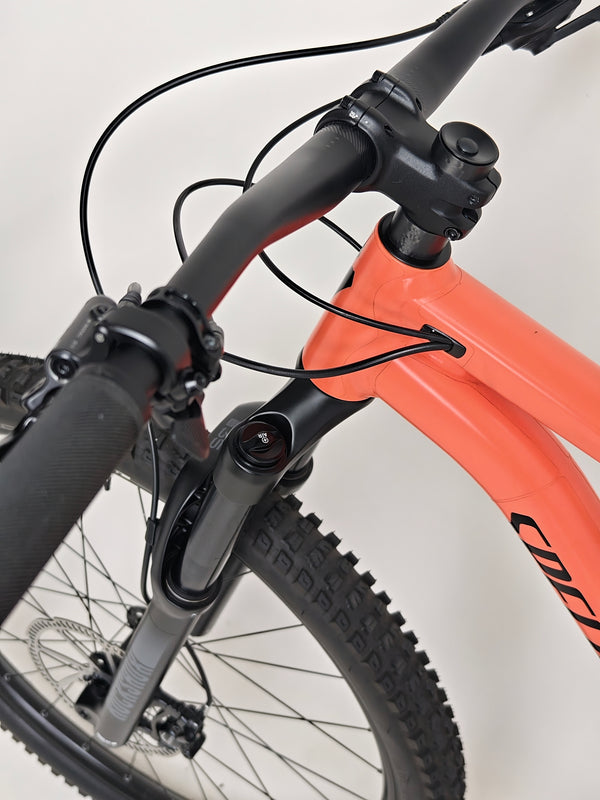 2021 Specialized Stumpjumper Alloy captured in action, proving its performance on rugged terrain in very good condition for £1,250.00.