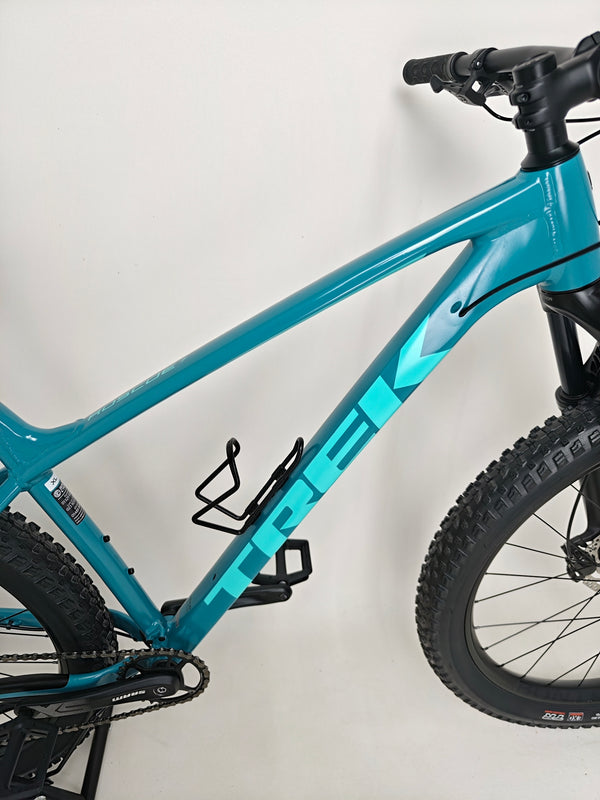 Trek ROSCOE 7 2021 offering an impressive view of set components and gear system, XL size, priced at £590.