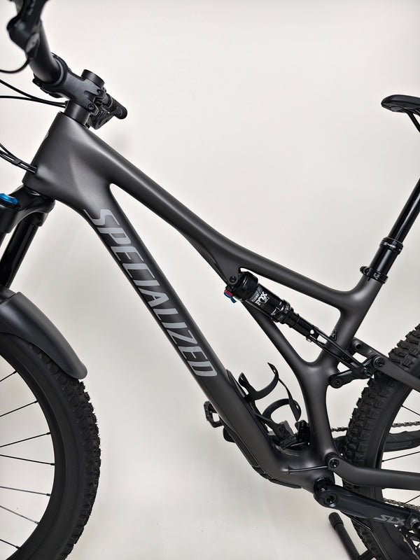 Zoomed view of Shimano SLX shifters on Specialized Stumpjumper Comp CARBON 2023, large size, like new condition, RRP: £4,250.00, special price £1,980.00 with FREE Delivery!