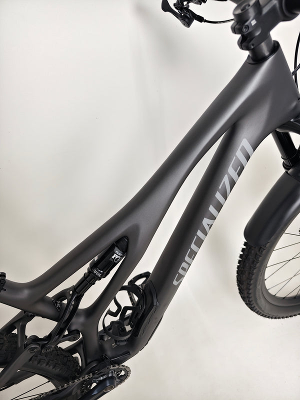 Shot of the head tube on the Specialized Stumpjumper Comp CARBON 2023, demonstrating its design and like new condition, RRP: £4,250.00, currently just £1,980.00 with FREE Delivery!