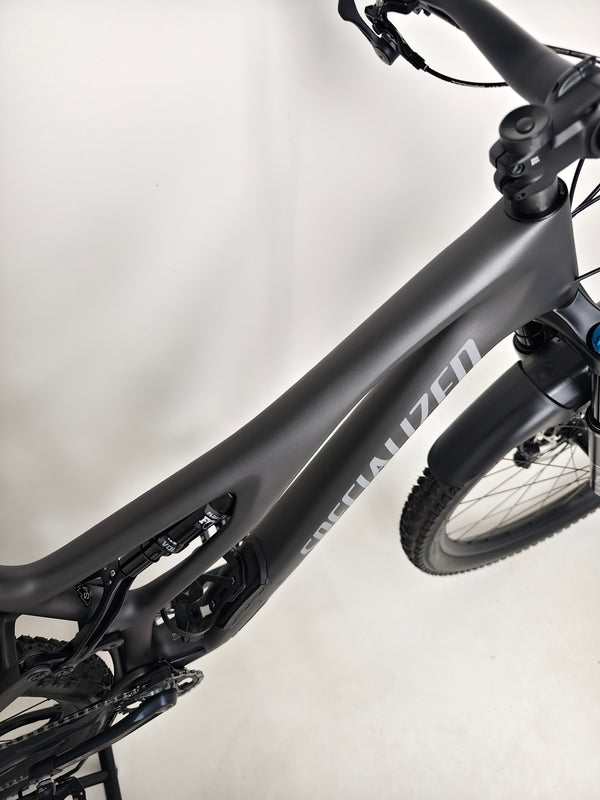 Image showcasing the integrated SWAT™ storage feature on the Specialized Stumpjumper Comp CARBON 2023, like new condition, RRP: £4,250.00, now available for £1,980.00 with FREE Delivery!