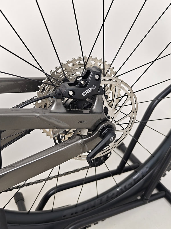 Side view of Trek Slash 7 Gen 5, X-LARGE with Lyrik fork and SLX components, initial RRP: £2,775.00, now for £1,760.00, includes free fast delivery.