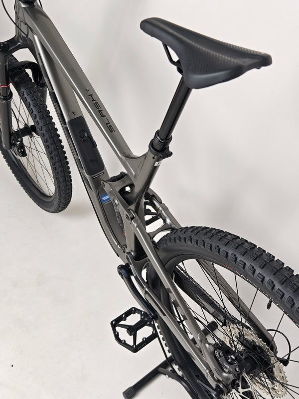 Image of Trek Slash 7 Gen 5 bike in Mercury colour, X-LARGE size, featuring advanced Lyrik fork and SLX components, RRP: £2,775.00, price at £1,760.00 with free speedy delivery.