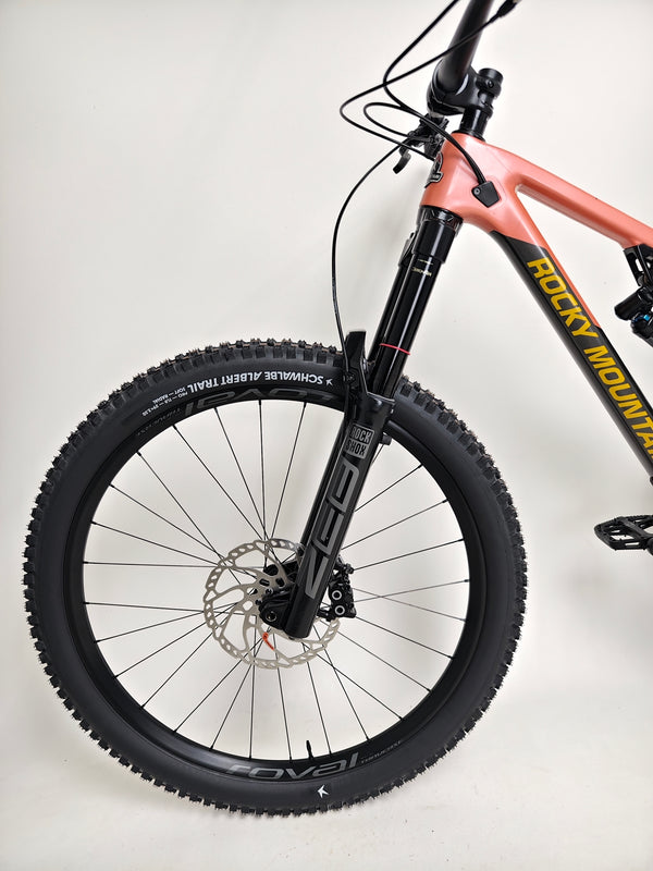 Visual overview of the Rocky Mountain Altitude Carbon 70 2022 mountain bike in nature, on sale for £2,590.00 with free UK delivery.