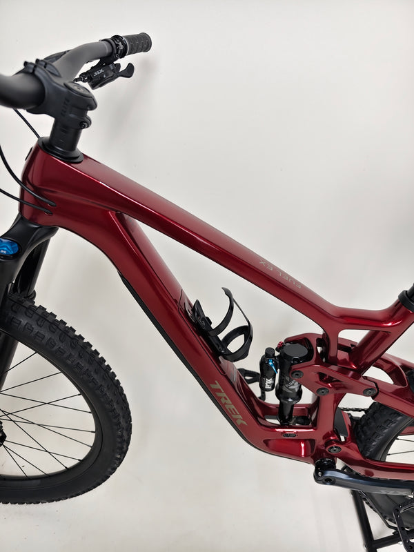 TREK Fuel EX 9.7 Gen 6 2023 FS CARBON / M-L / FOX / RRP: £4,175.00 / LIKE NEW! / Get it for £2,090.00 including FREE UK Delivery! - Demonstration of bike's frame geometry.