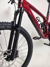 TREK Fuel EX 9.7 Gen 6 2023 FS CARBON / M-L / FOX / RRP: £4,175.00 / LIKE NEW! / Get it for £2,090.00 including FREE UK Delivery! - Headset detail and carbon fibre texture.