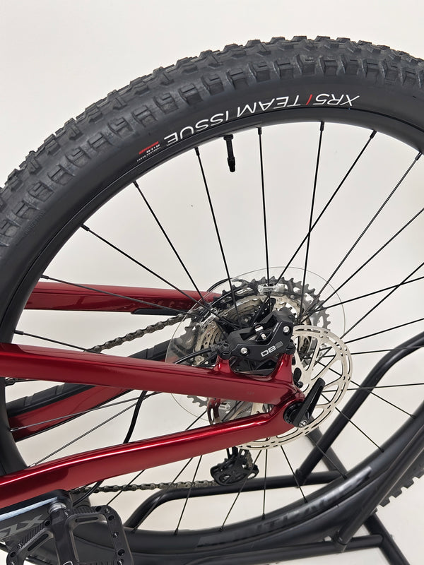 TREK Fuel EX 9.7 Gen 6 2023 FS CARBON / M-L / FOX / RRP: £4,175.00 / LIKE NEW! / Get it for £2,090.00 including FREE UK Delivery! - Detailed view of bike’s configuration for optimal performance.