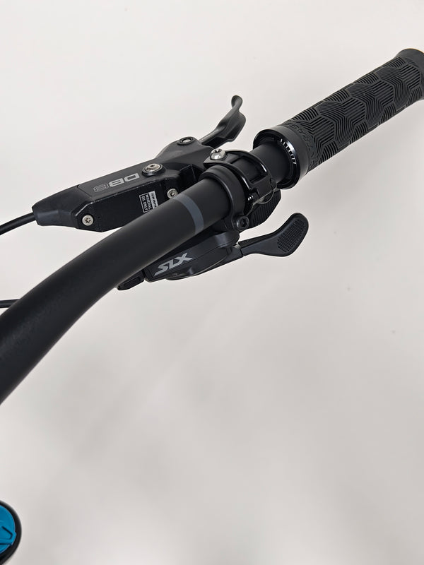 TREK Fuel EX 9.7 Gen 6 2023 FS CARBON / M-L / FOX / RRP: £4,175.00 / LIKE NEW! / Get it for £2,090.00 including FREE UK Delivery! - High-resolution image displaying product details.