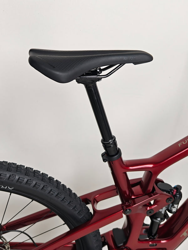 TREK Fuel EX 9.7 Gen 6 2023 FS CARBON / M-L / FOX / RRP: £4,175.00 / LIKE NEW! / Get it for £2,090.00 including FREE UK Delivery! - Image displaying bike specifications and condition.